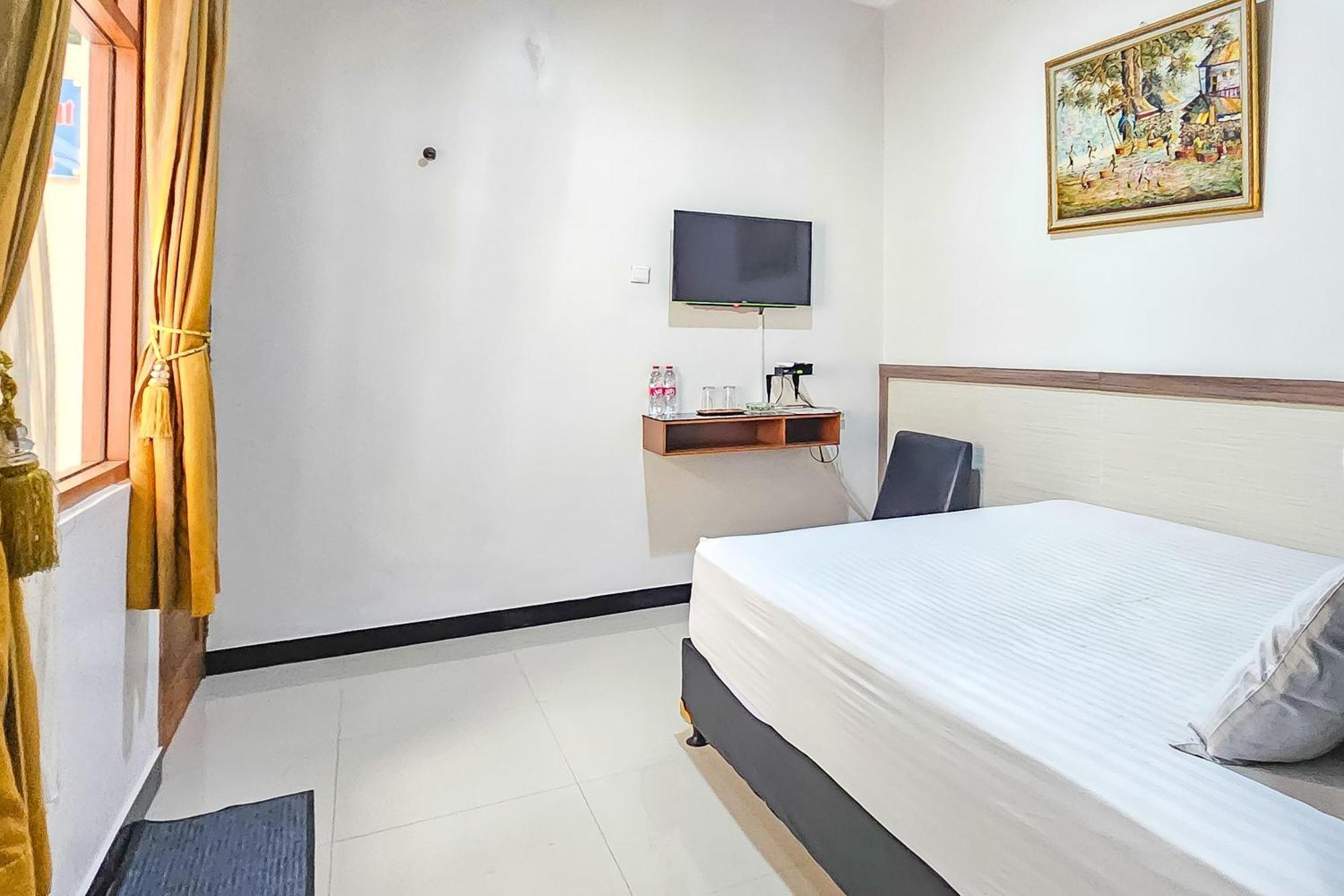 Wisma Brata Mitra Reddoorz スカブミ エクステリア 写真