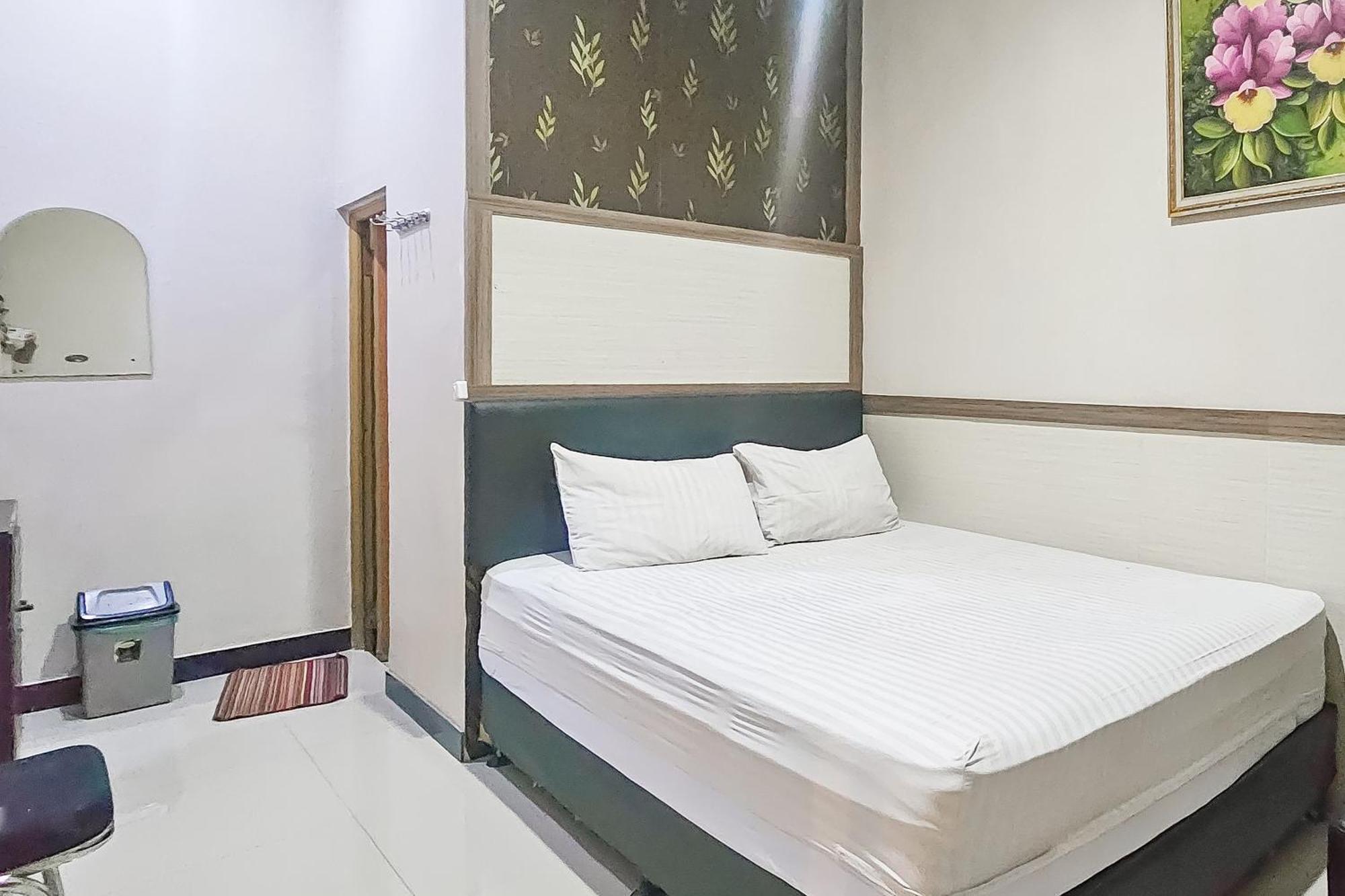 Wisma Brata Mitra Reddoorz スカブミ エクステリア 写真